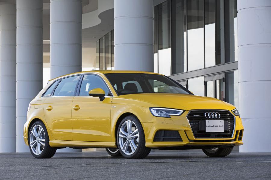  Audi A3 Sportback 2.0 TFSI Quattro S-Line (8V) 2017 года  (JP) (фото 1 из 12)